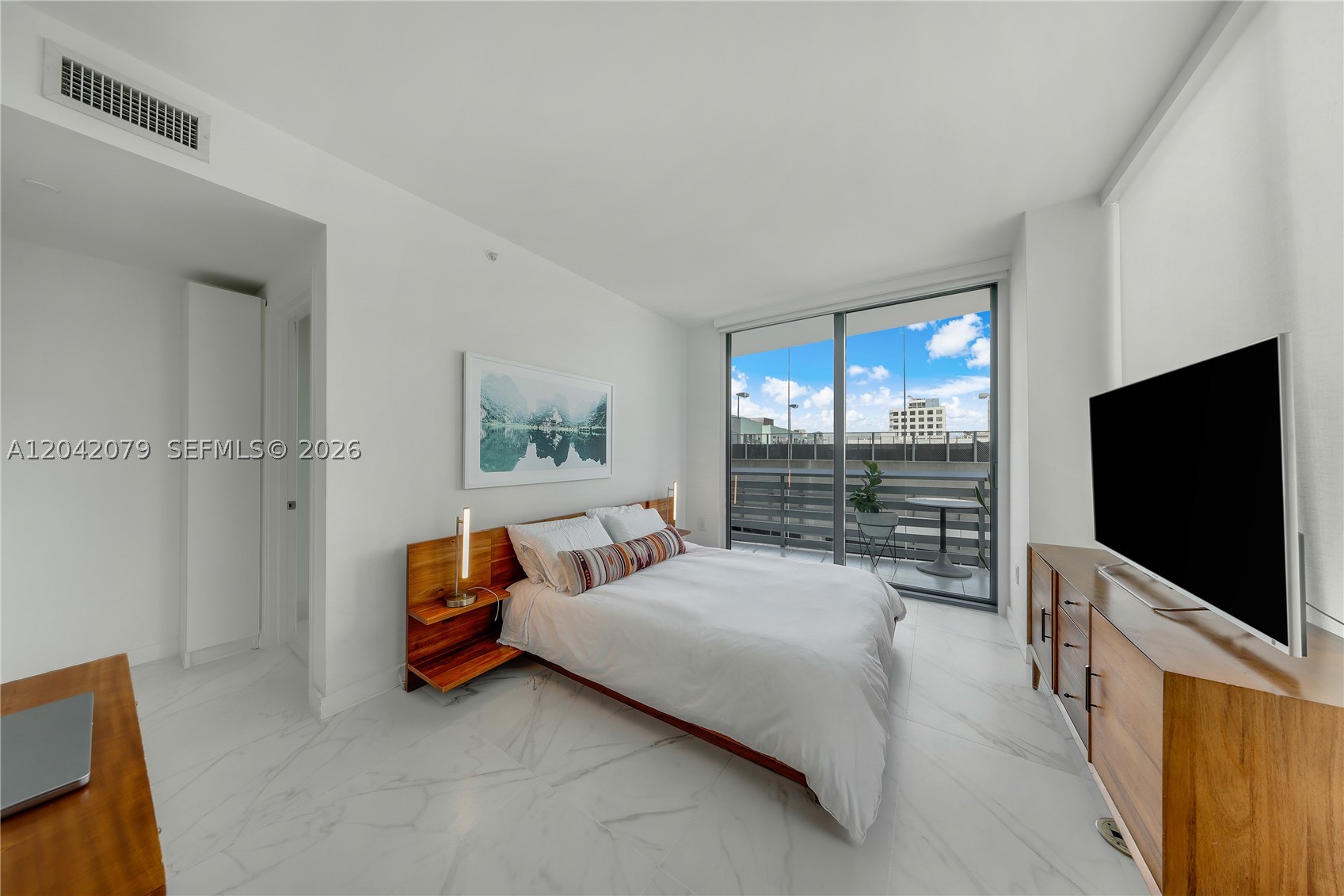 460 NE 28th St #701 Miami, FL 33137