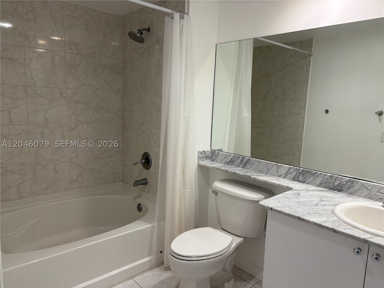 image The Venture at Aventura10