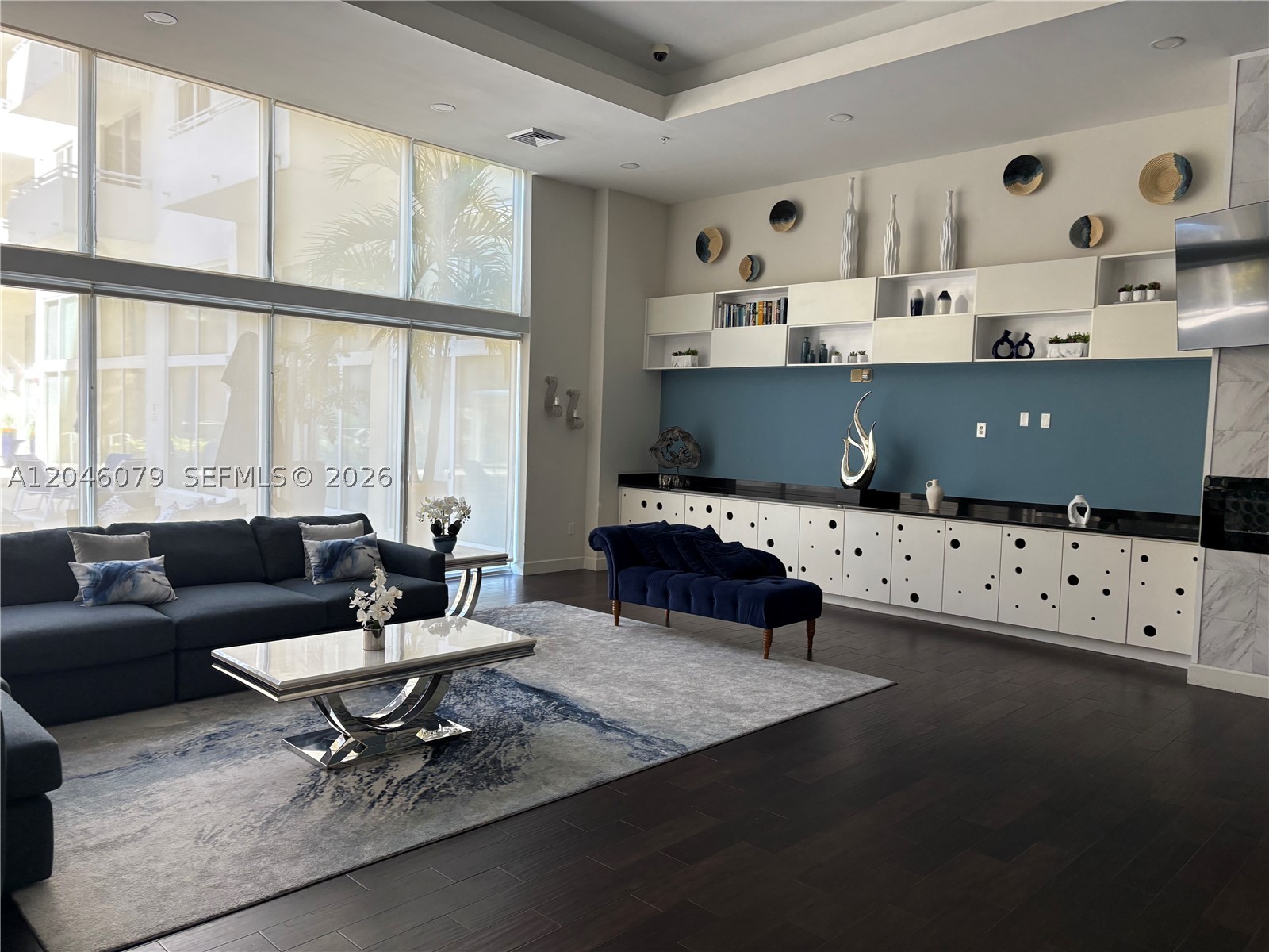 image The Venture at Aventura22