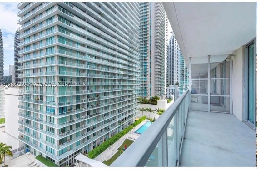 image Axis on Brickell South2