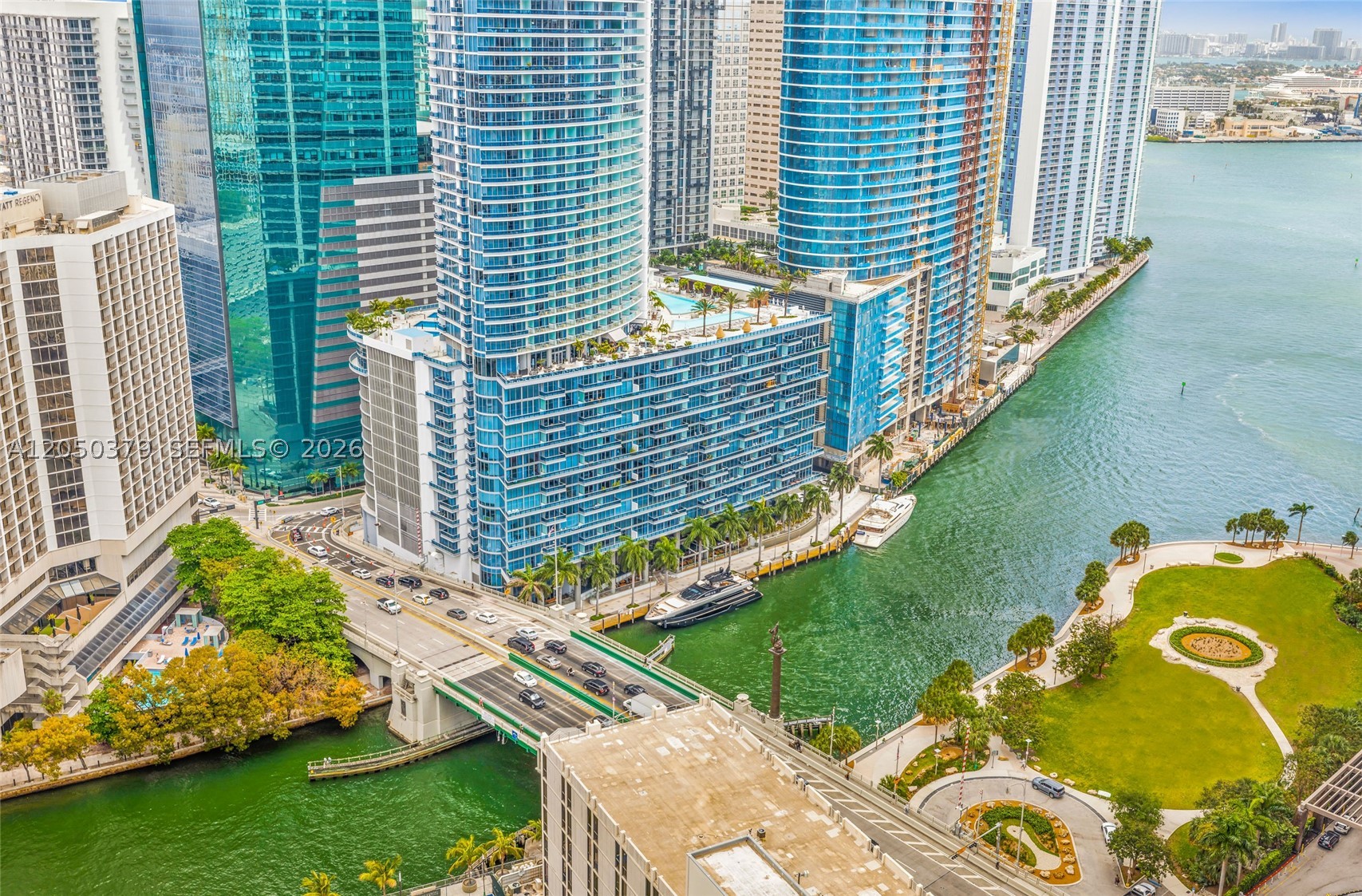 image 500 Brickell West14