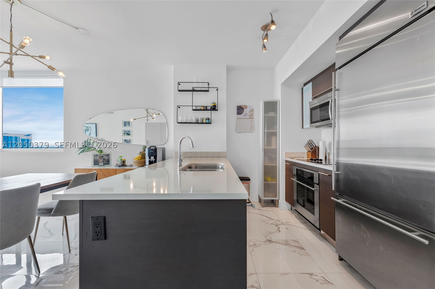 image 500 Brickell West7