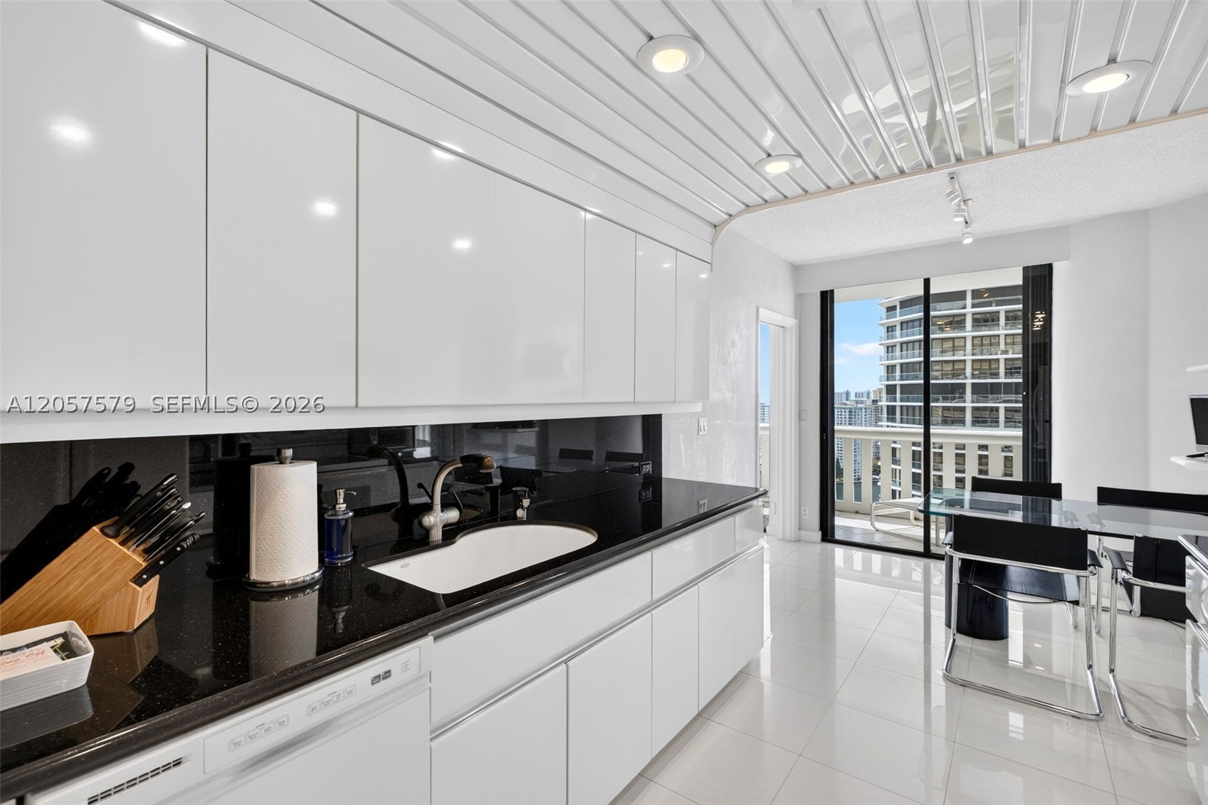 3000 Island Blvd #2506 Aventura, FL 33160