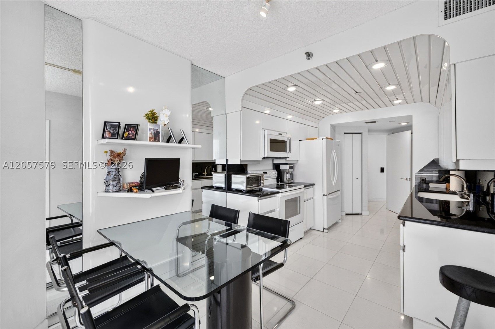 3000 Island Blvd #2506 Aventura, FL 33160
