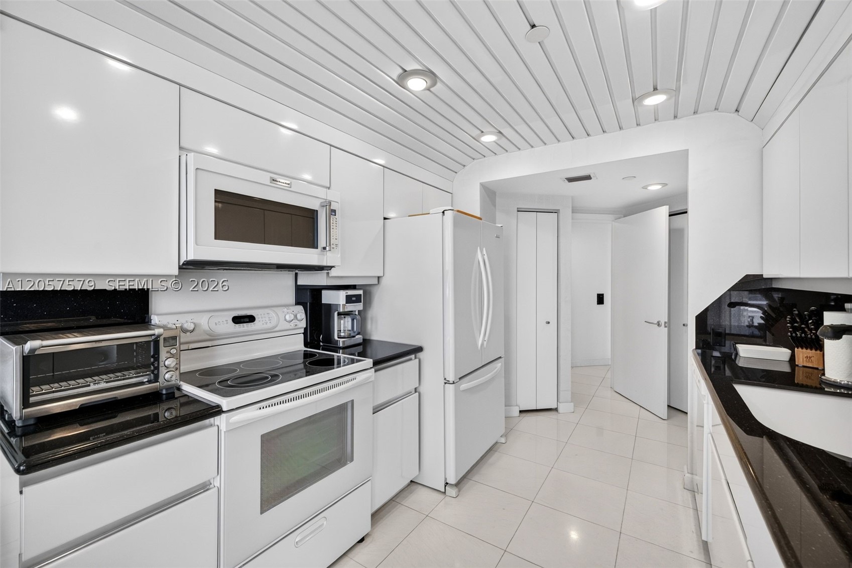 3000 Island Blvd #2506 Aventura, FL 33160