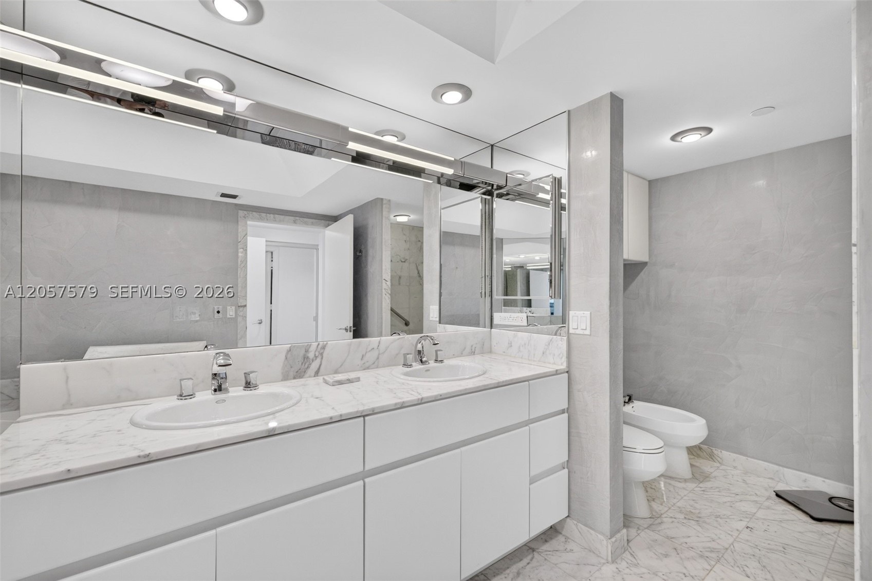 3000 Island Blvd #2506 Aventura, FL 33160