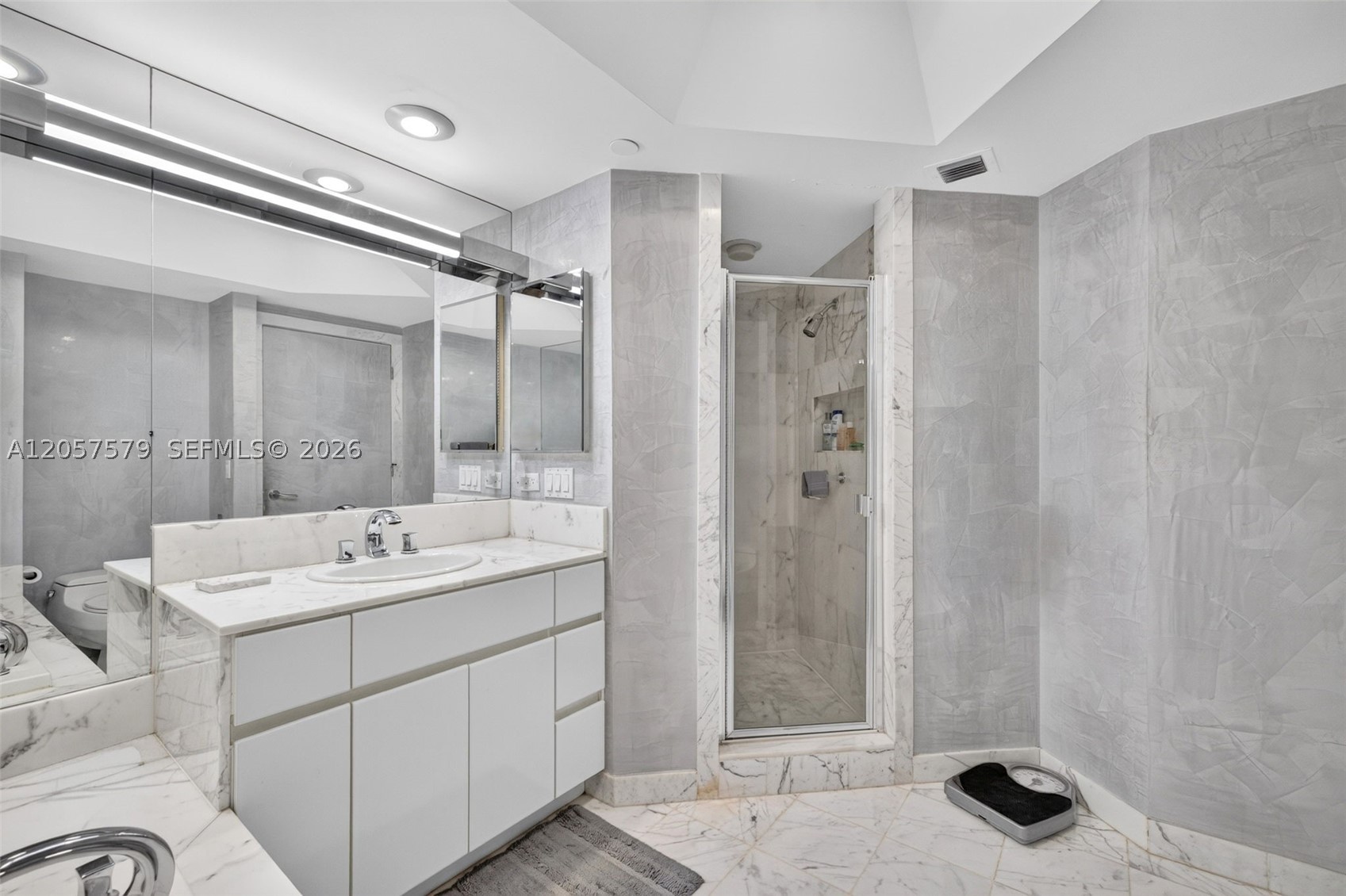 3000 Island Blvd #2506 Aventura, FL 33160