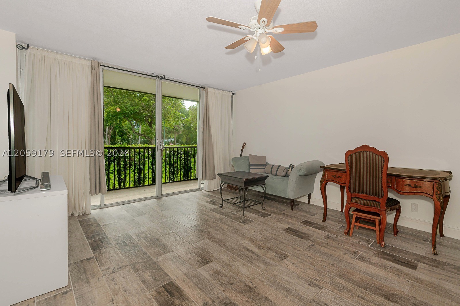 3401 N Country Clb Dr #117