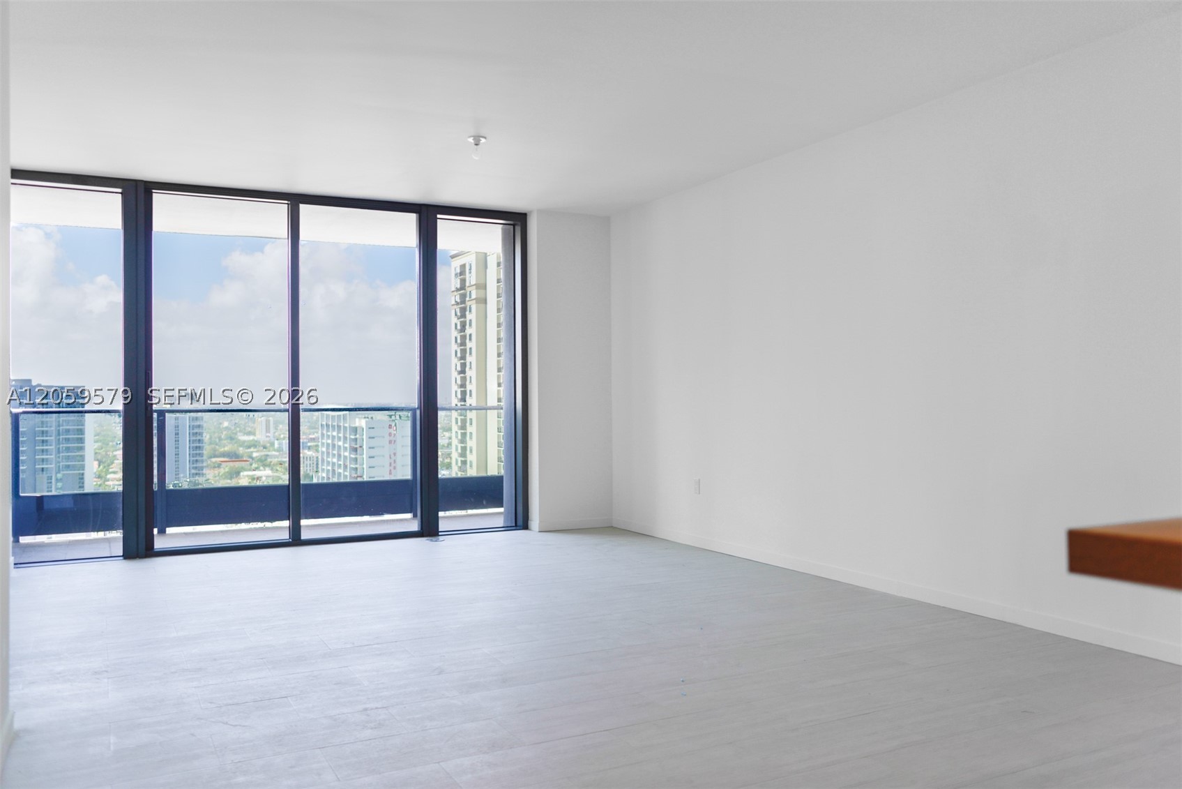1000 Brickell Plz #2608