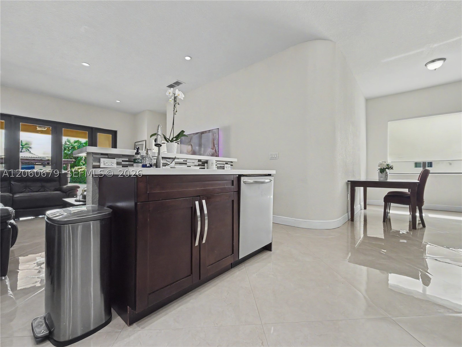 5889 SW 17th St Miami, FL 33155