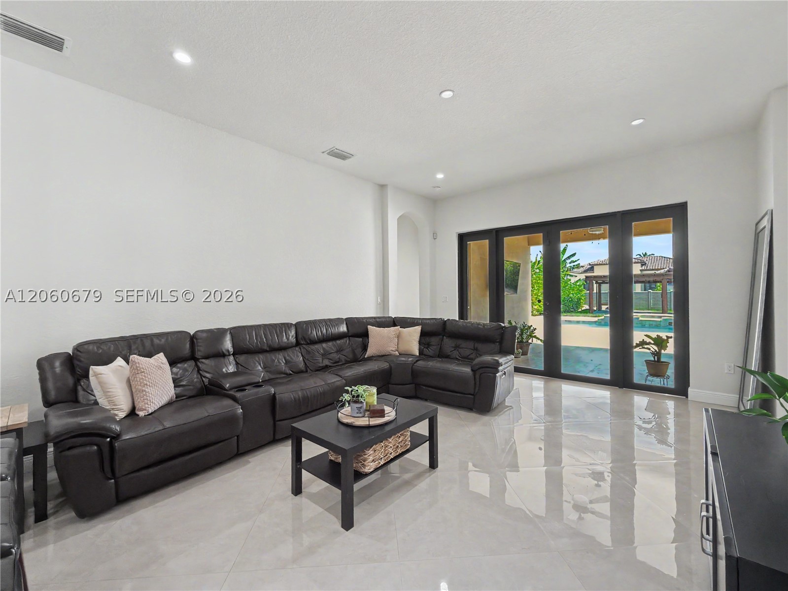 5889 SW 17th St Miami, FL 33155