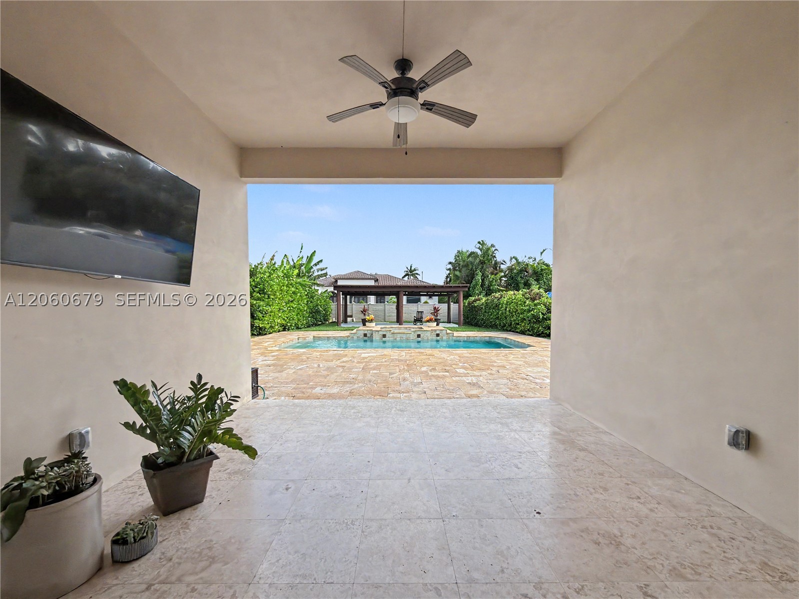 5889 SW 17th St Miami, FL 33155