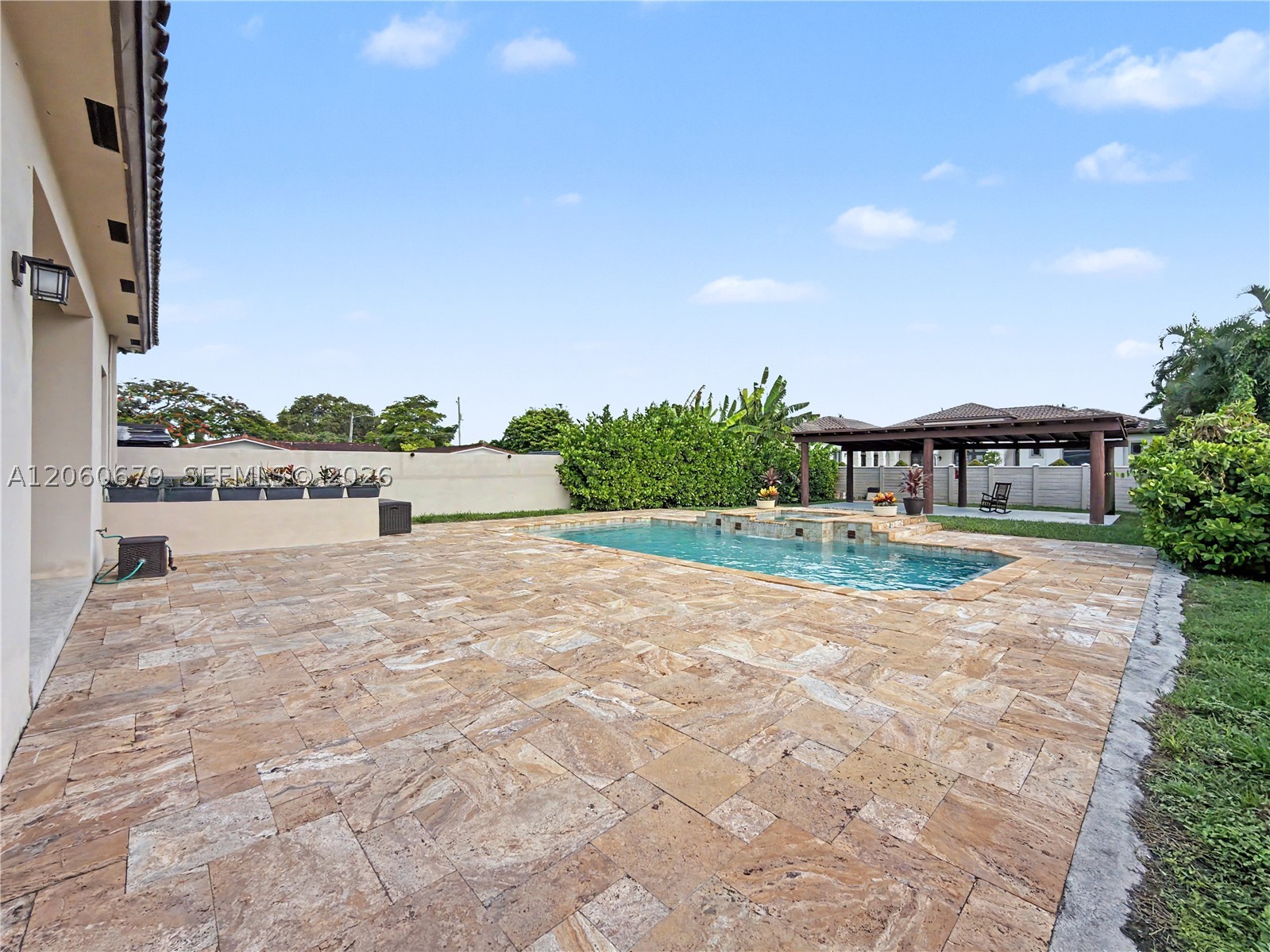 5889 SW 17th St Miami, FL 33155
