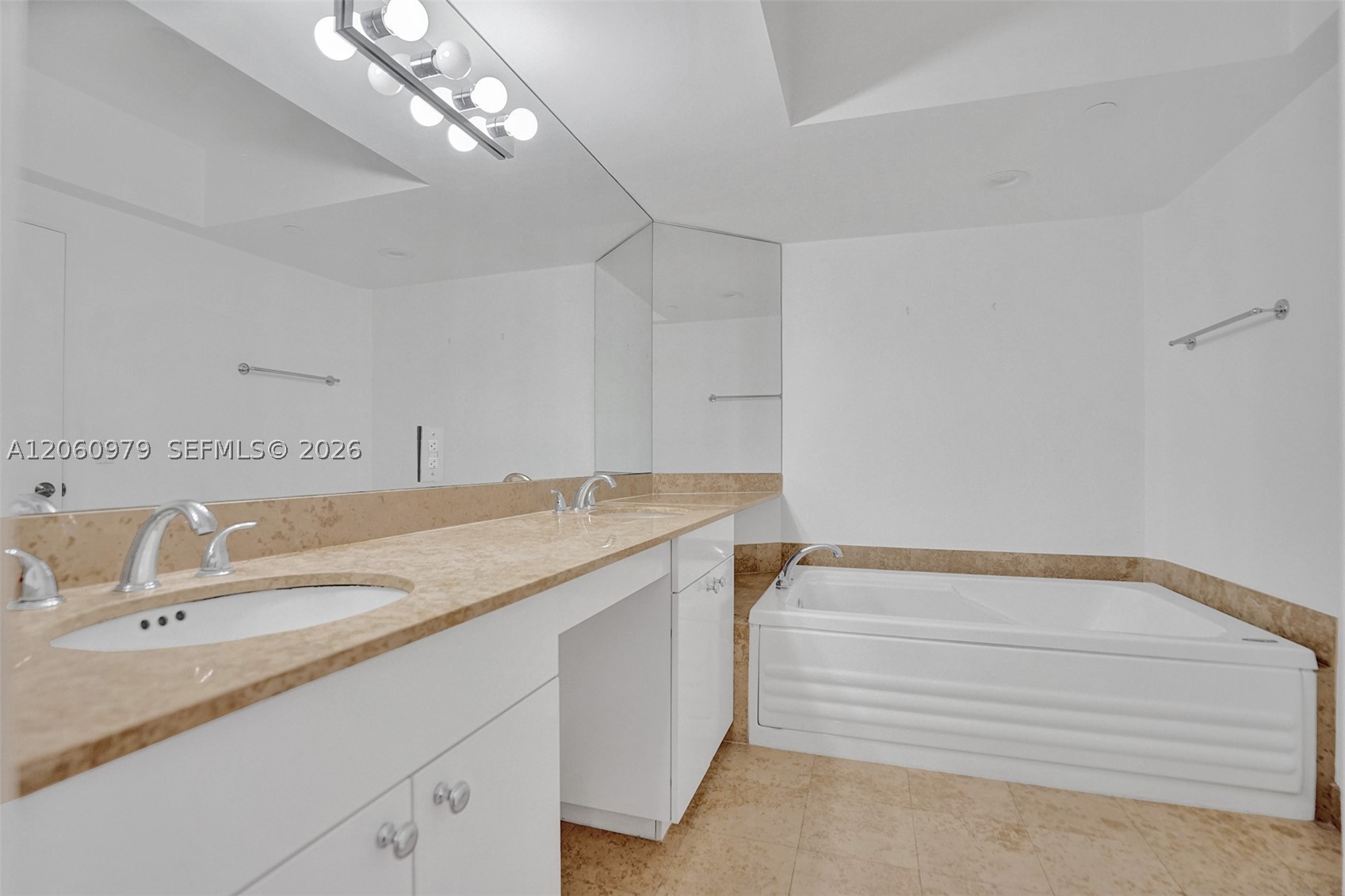 image Green Diamond34