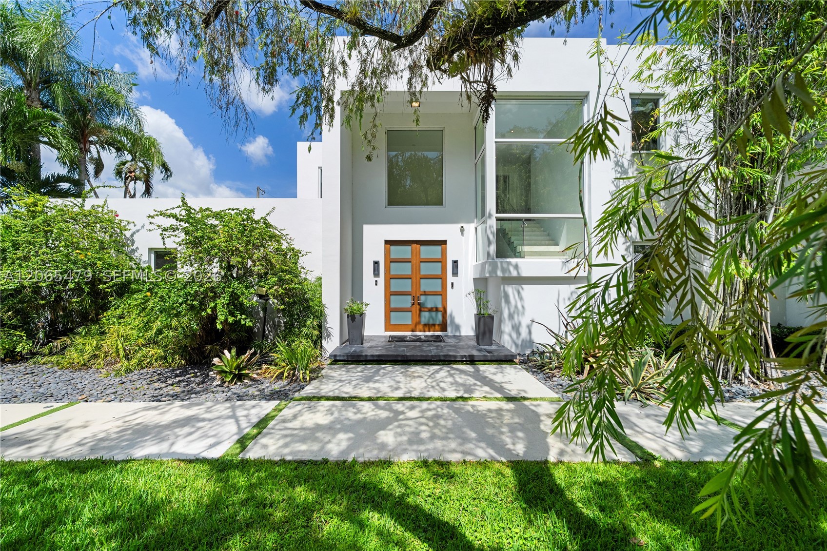 7930 SW 52nd Ct Miami, FL 33143