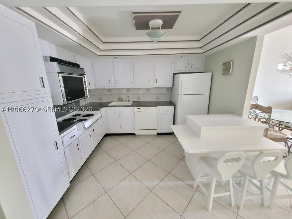 18041 Biscayne Blvd #203