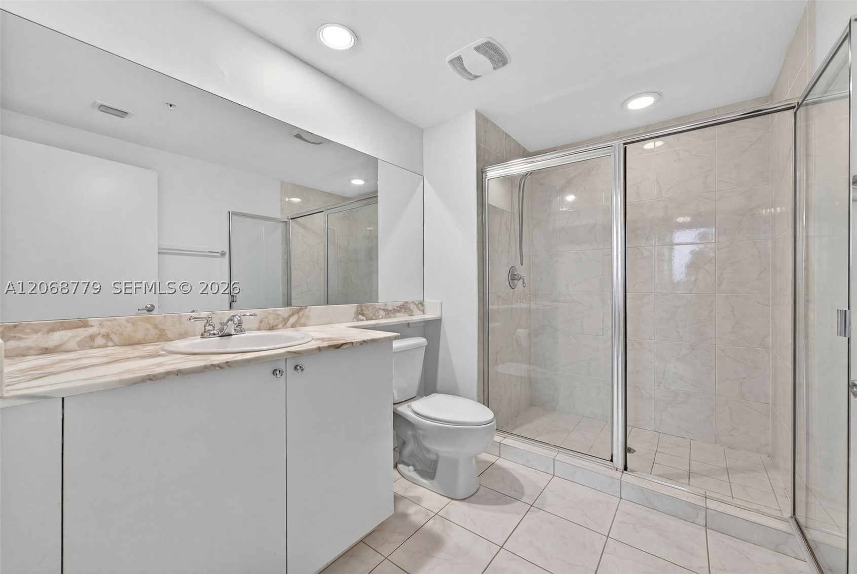 image The Venture at Aventura12