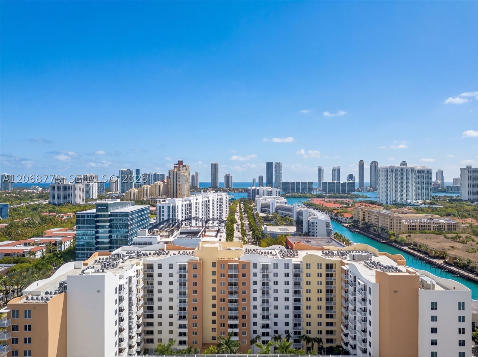 image The Venture at Aventura2