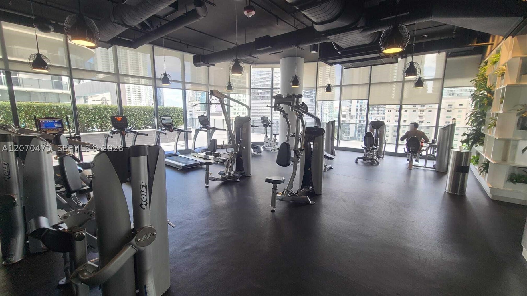 45 SW 9th St #1503 Miami, FL 33130
