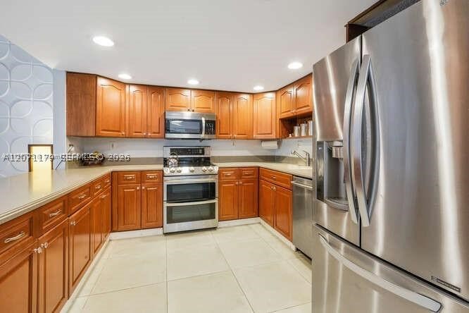 2869 W Trade Ave Miami, FL 33133