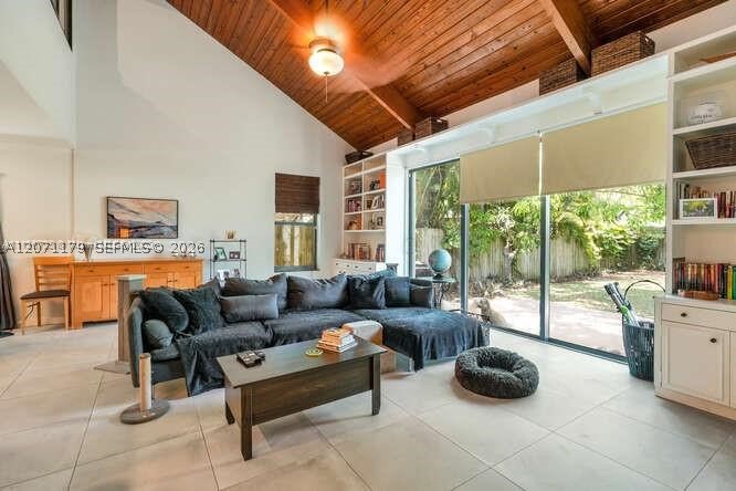 2869 W Trade Ave Miami, FL 33133