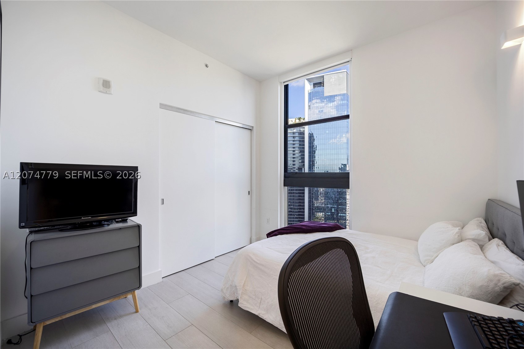 1010 Brickell Ave #4701 Miami, FL 33131