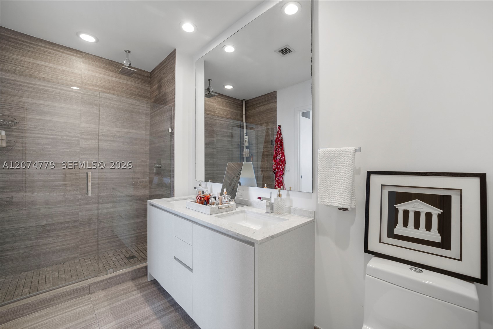 1010 Brickell Ave #4701 Miami, FL 33131
