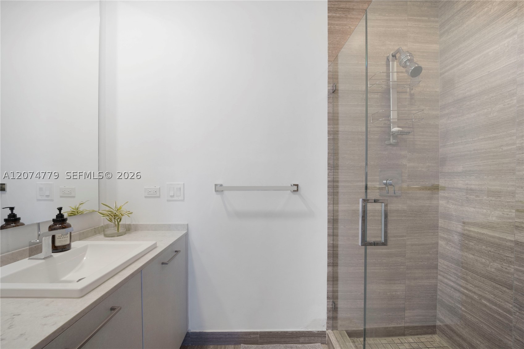 1010 Brickell Ave #4701 Miami, FL 33131