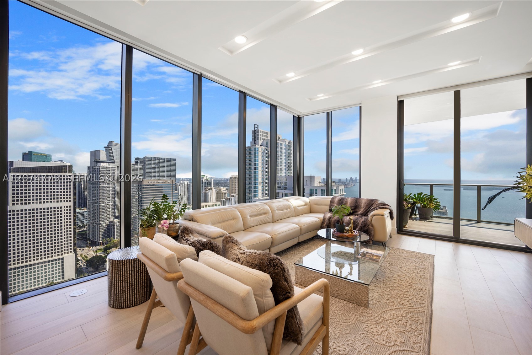 1010 Brickell Ave #4701 Miami, FL 33131