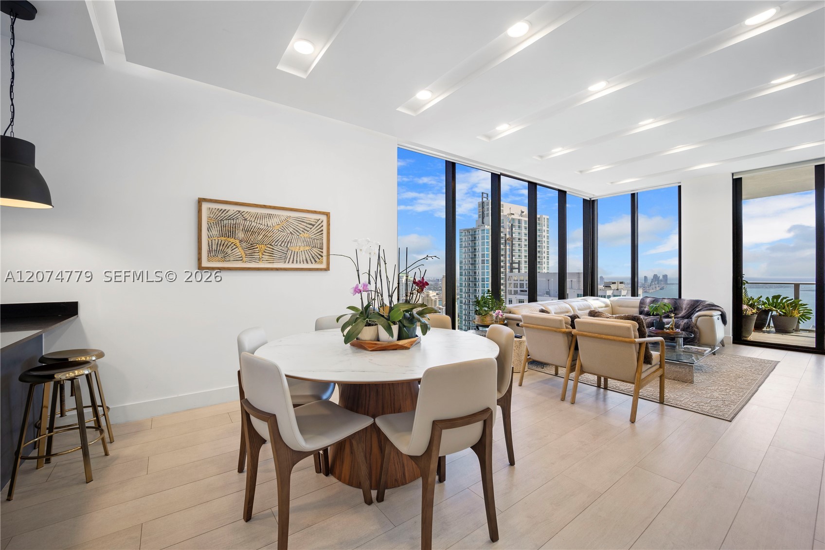 1010 Brickell Ave #4701 Miami, FL 33131
