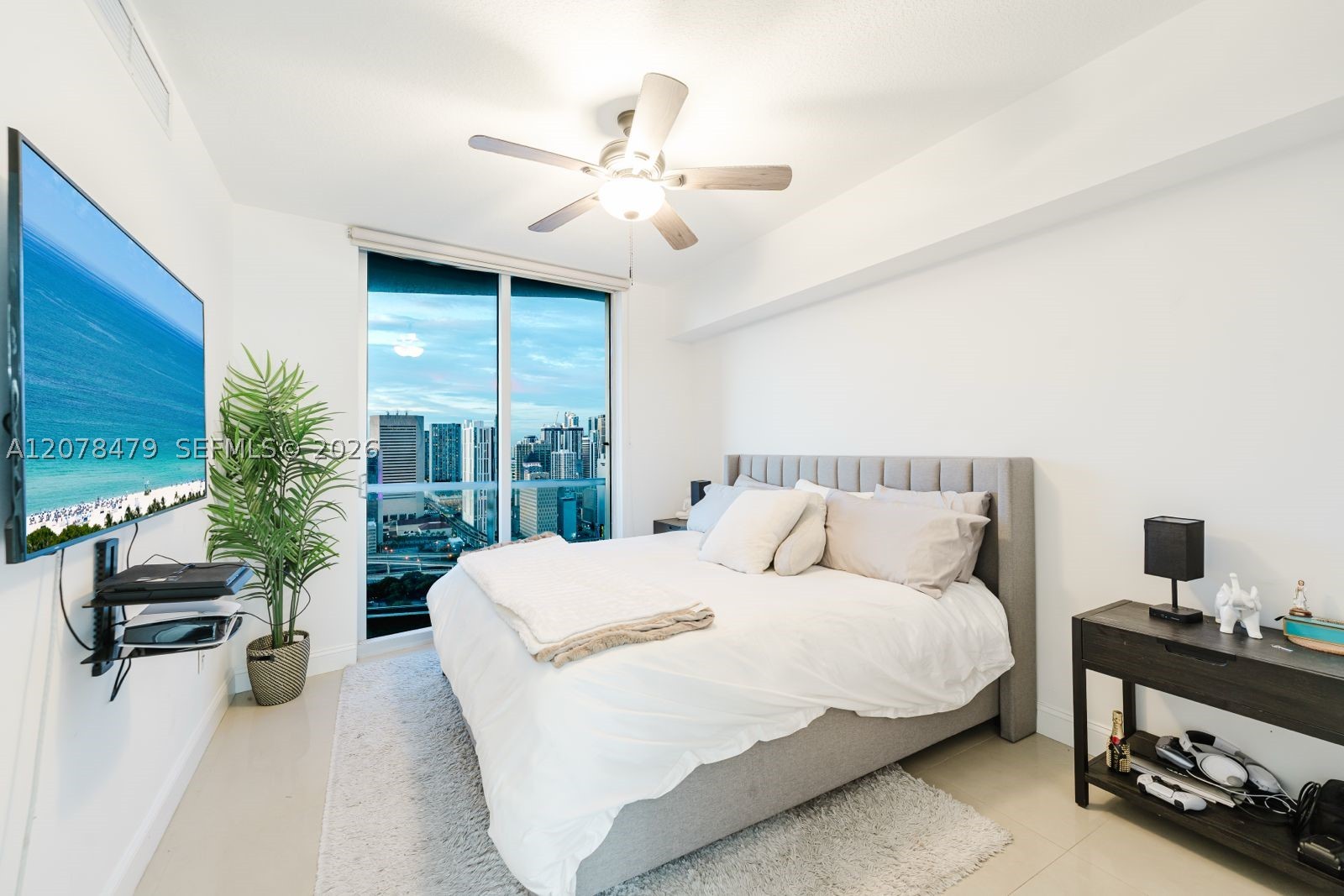185 SW 7th St #3609 Miami, FL 33130