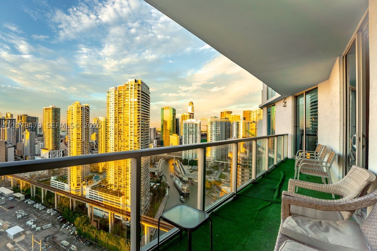 185 SW 7th St #3609 Miami, FL 33130