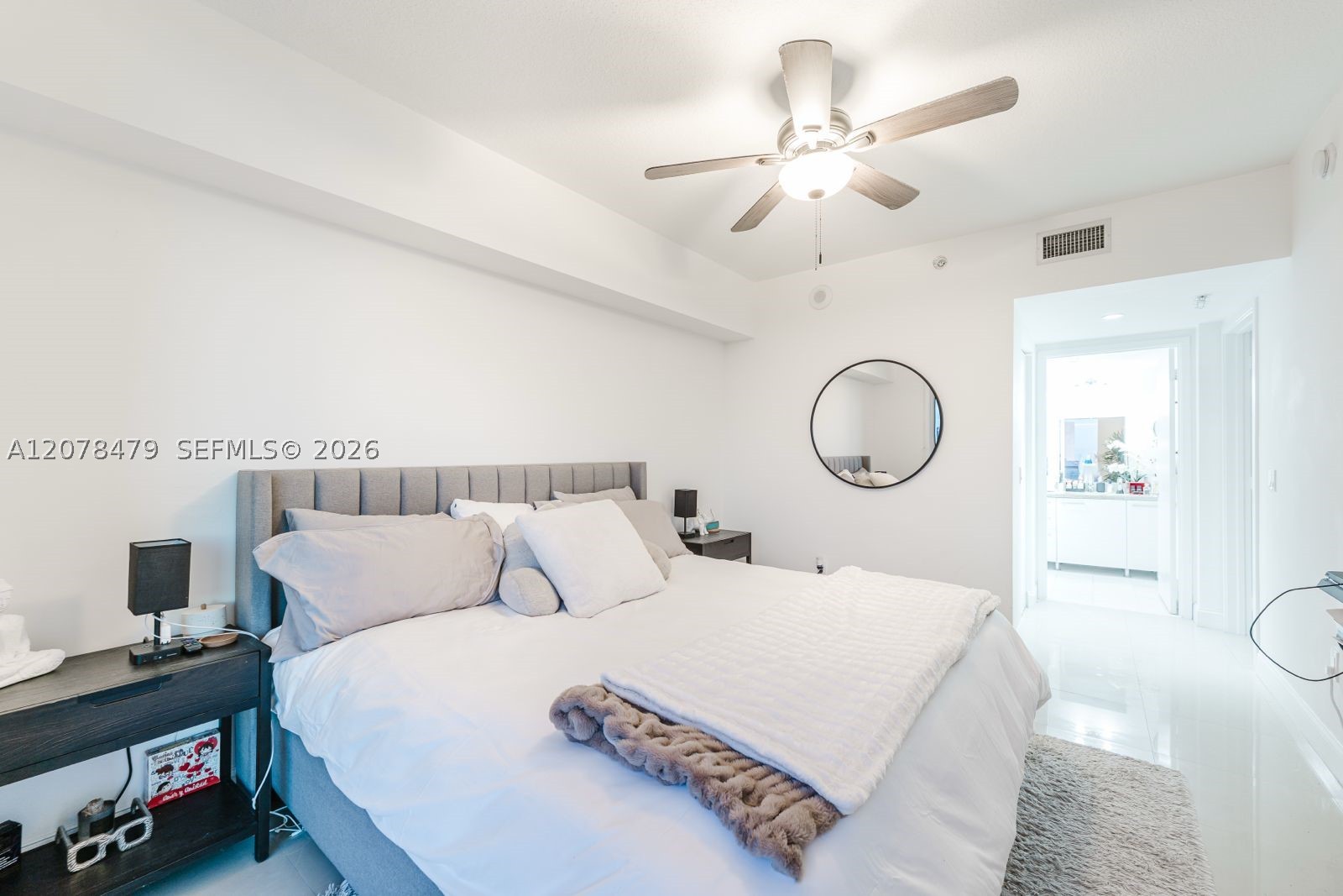 185 SW 7th St #3609 Miami, FL 33130