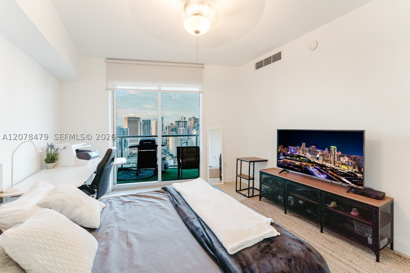 185 SW 7th St #3609 Miami, FL 33130