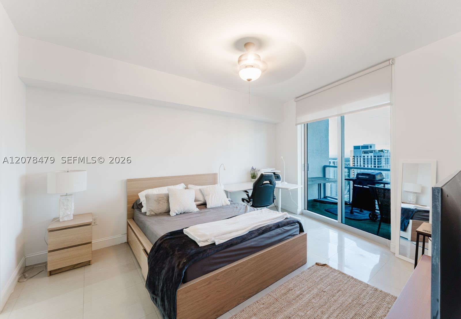 185 SW 7th St #3609 Miami, FL 33130
