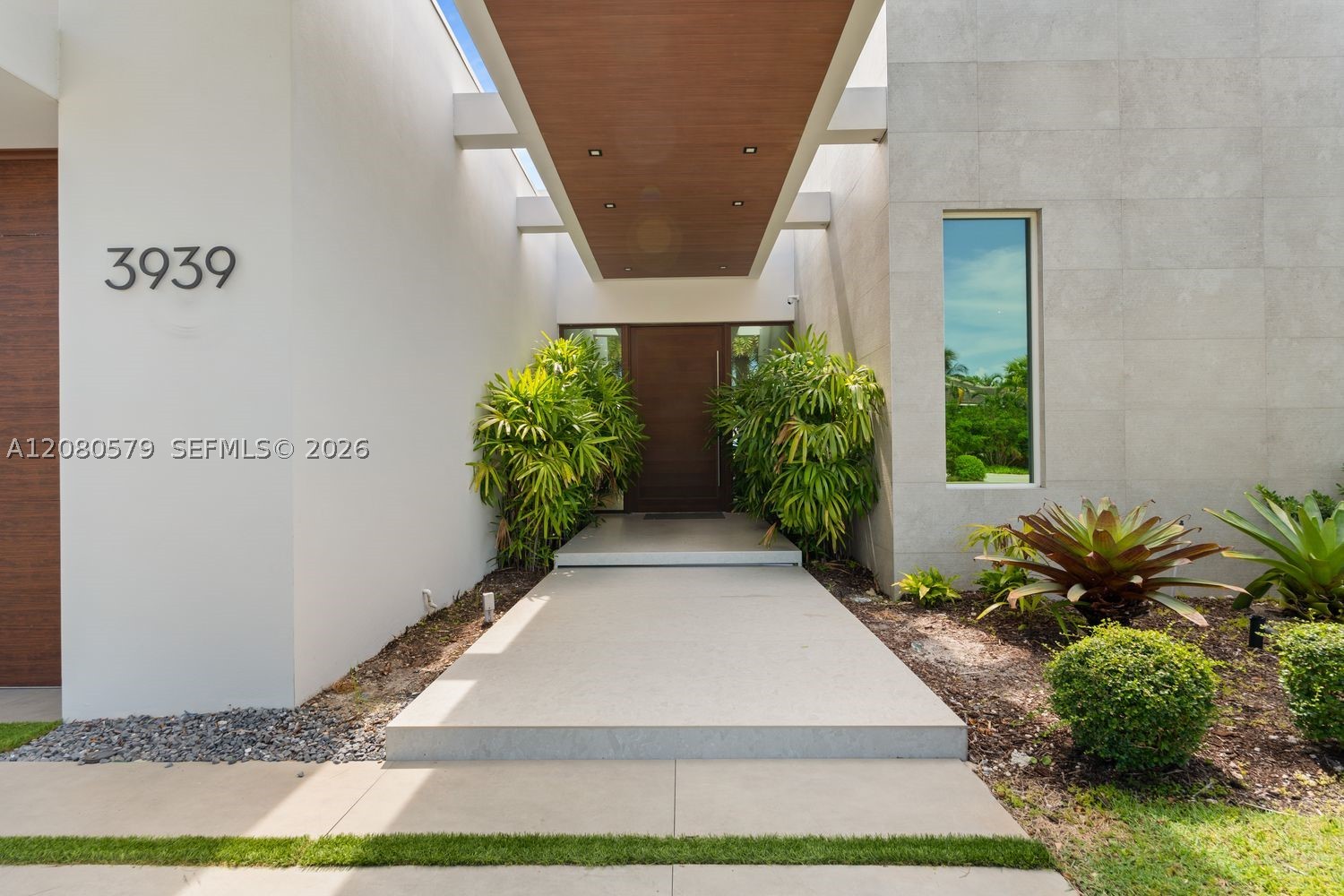 3939 Country Clb Ln Fort Lauderdale, FL 33308