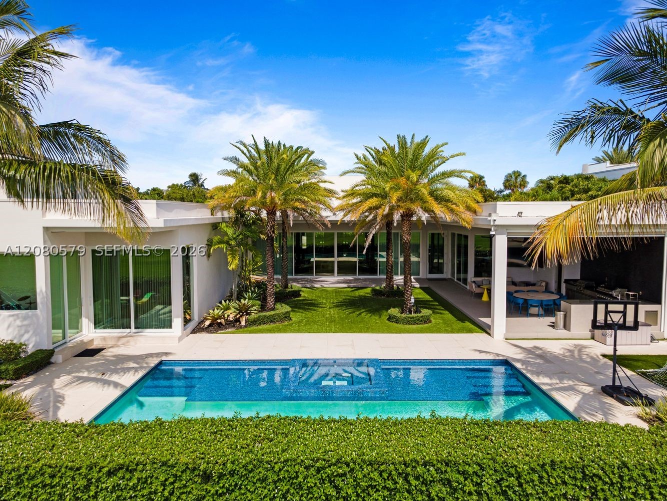3939 Country Clb Ln Fort Lauderdale, FL 33308