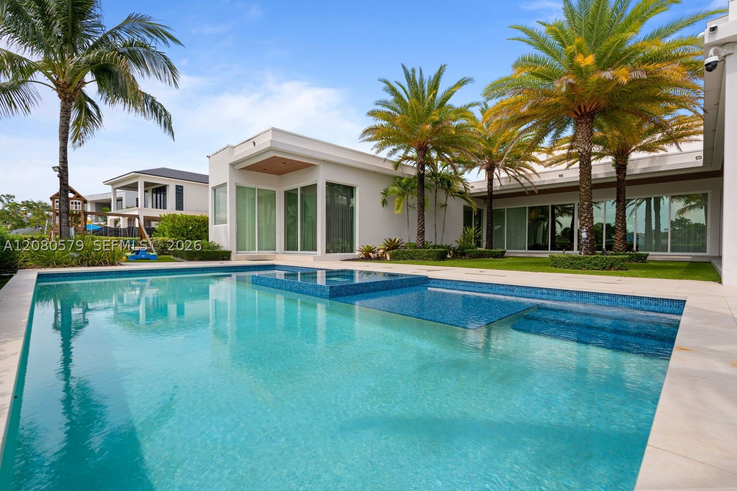 3939 Country Clb Ln Fort Lauderdale, FL 33308