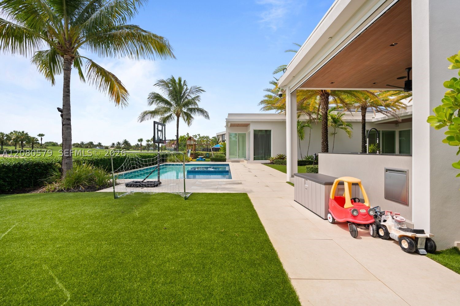 3939 Country Clb Ln Fort Lauderdale, FL 33308