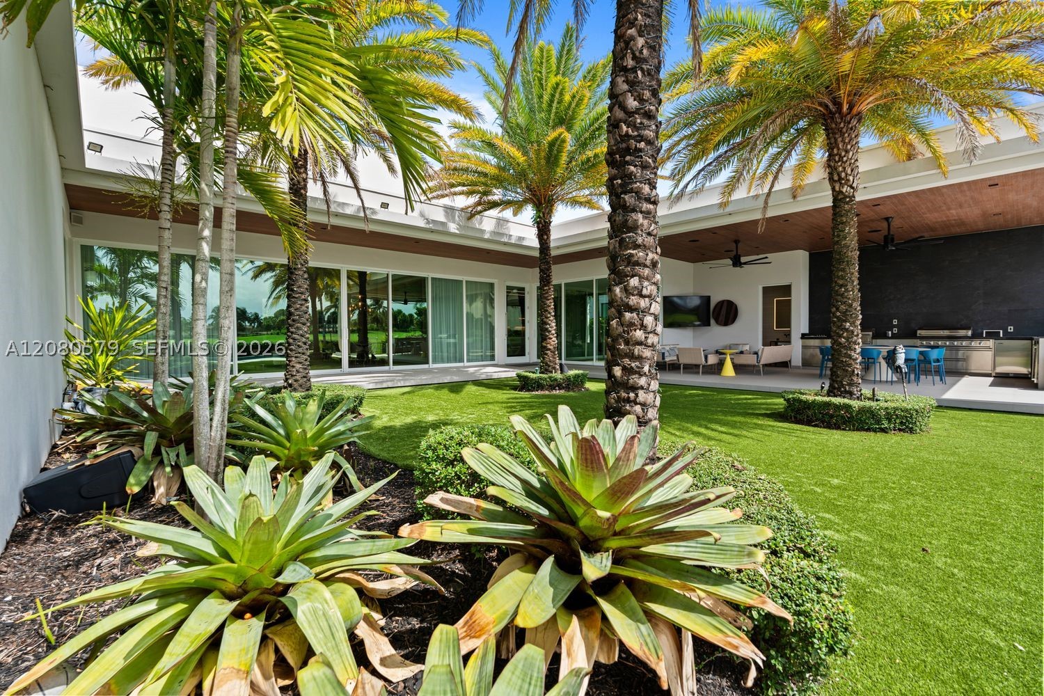 3939 Country Clb Ln Fort Lauderdale, FL 33308