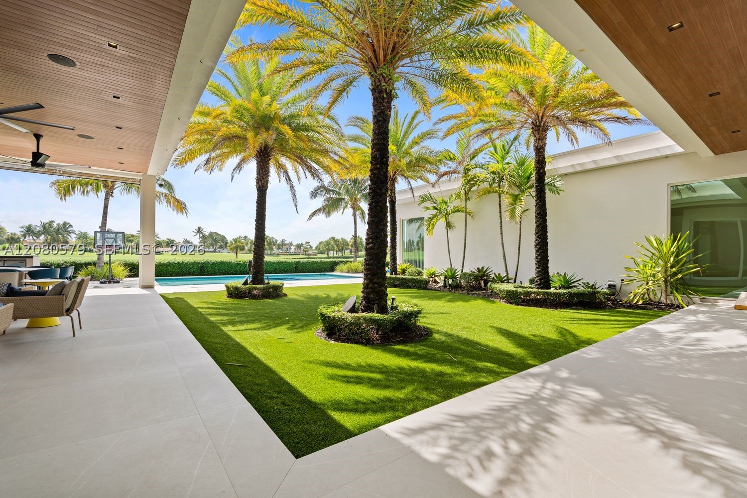 3939 Country Clb Ln Fort Lauderdale, FL 33308