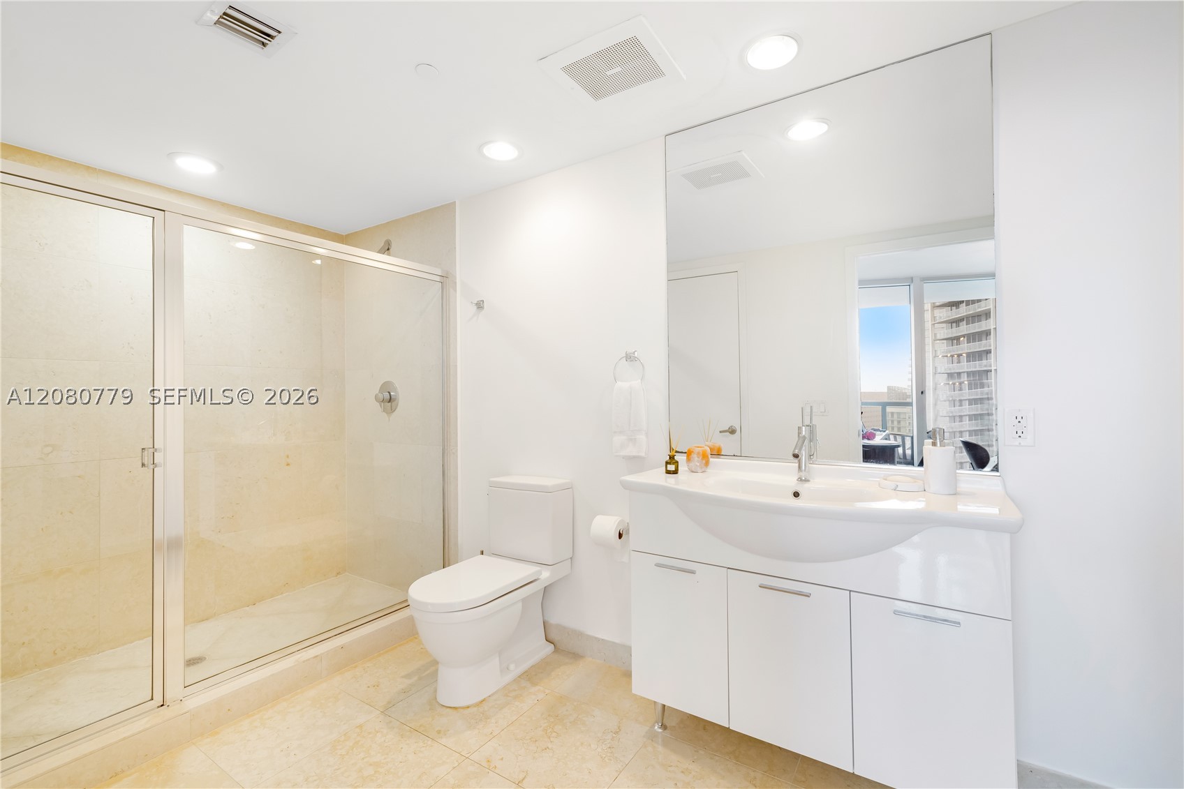 495 Brickell Ave #4704 Miami, FL 33131
