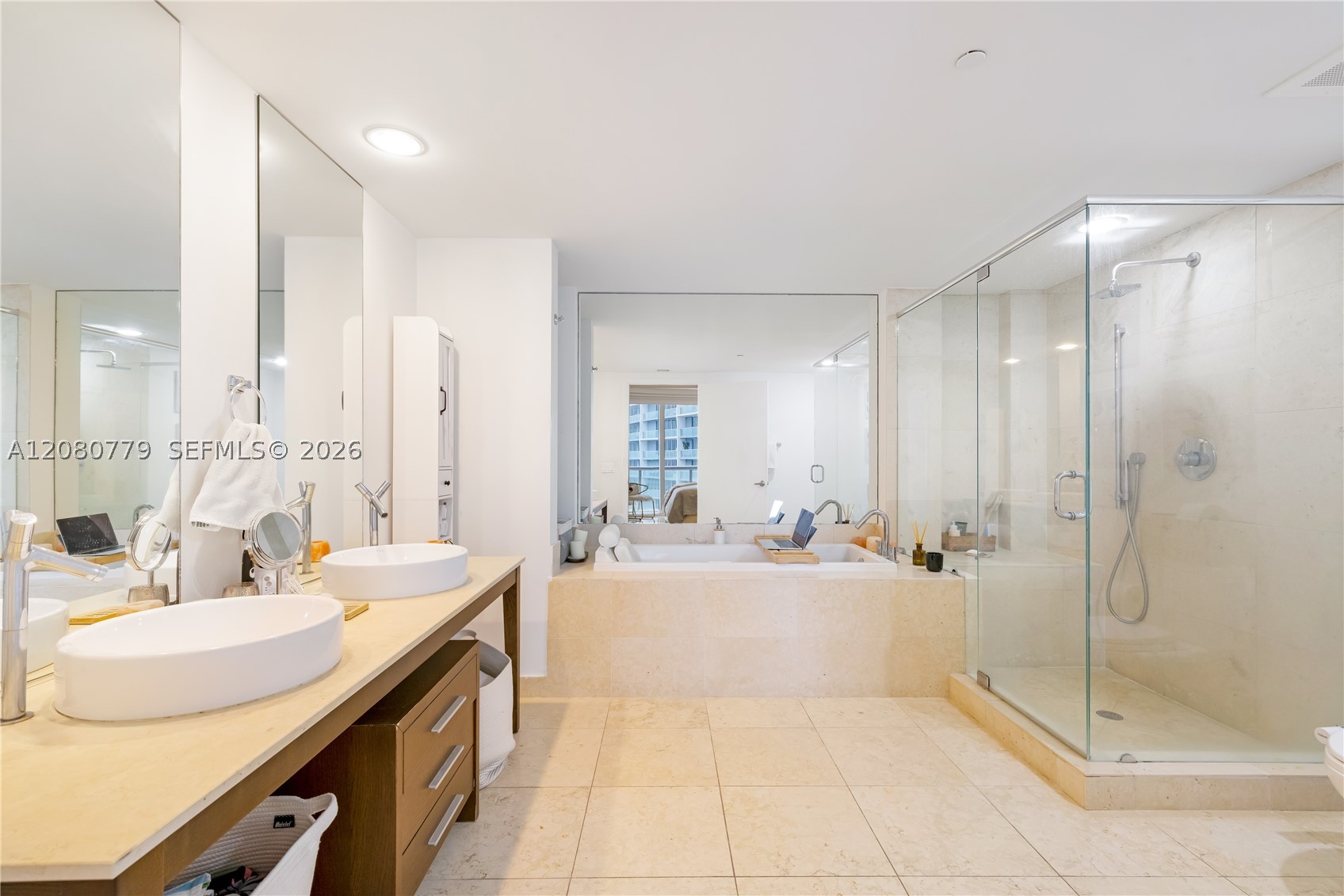 495 Brickell Ave #4704 Miami, FL 33131