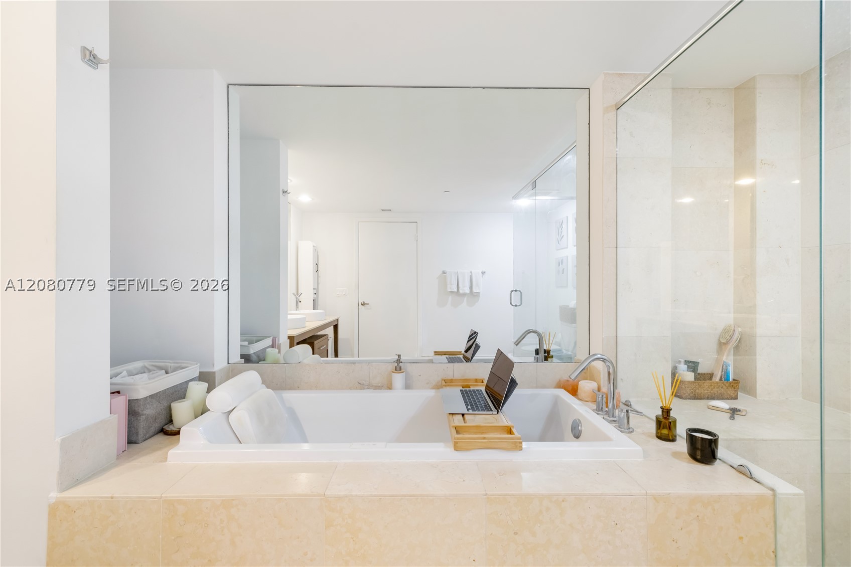 495 Brickell Ave #4704 Miami, FL 33131