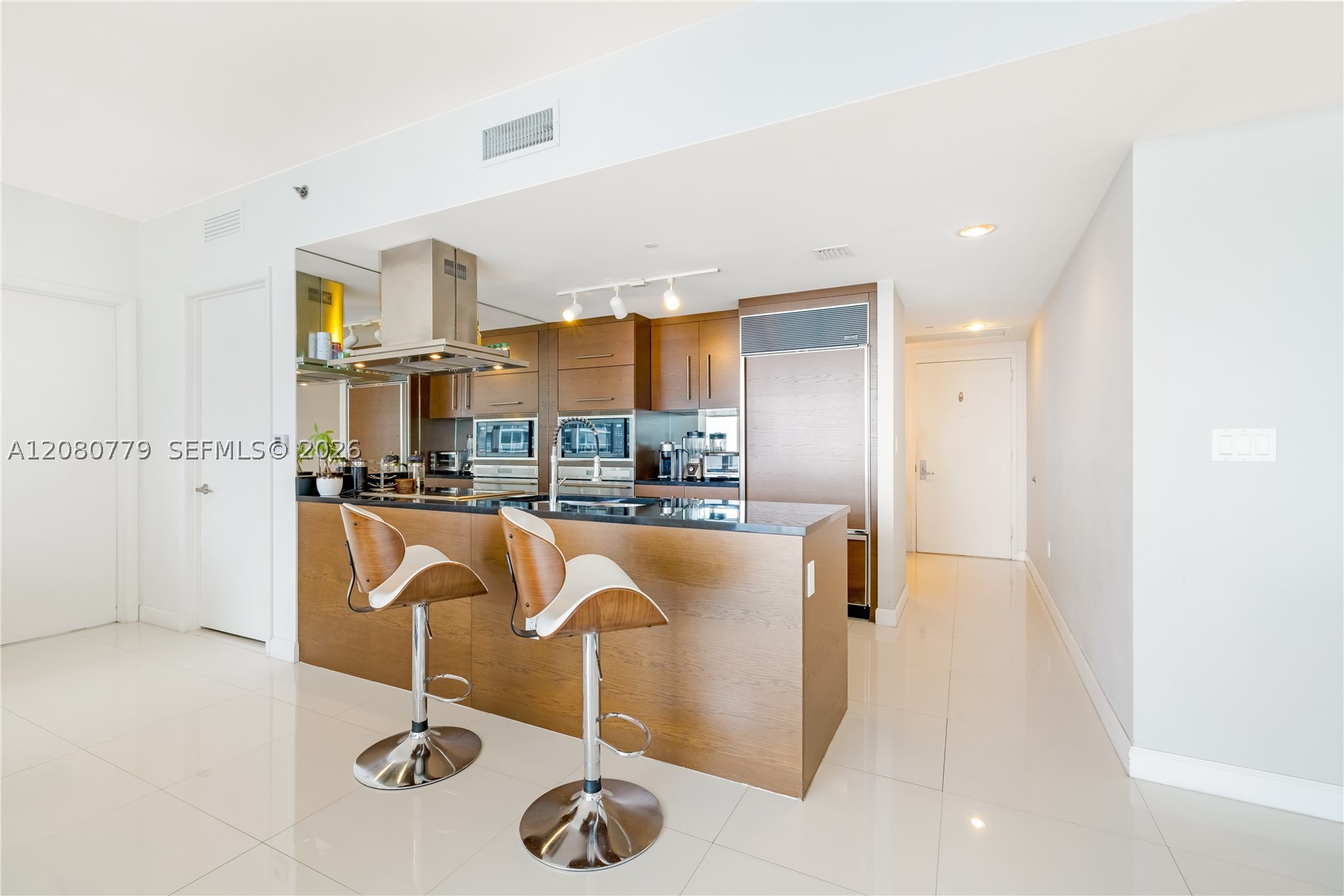 495 Brickell Ave #4704 Miami, FL 33131