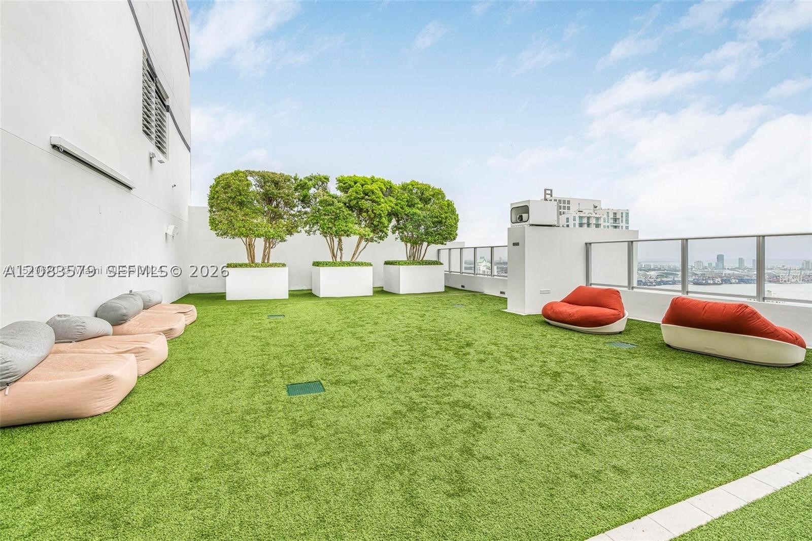 image 1010 Brickell27