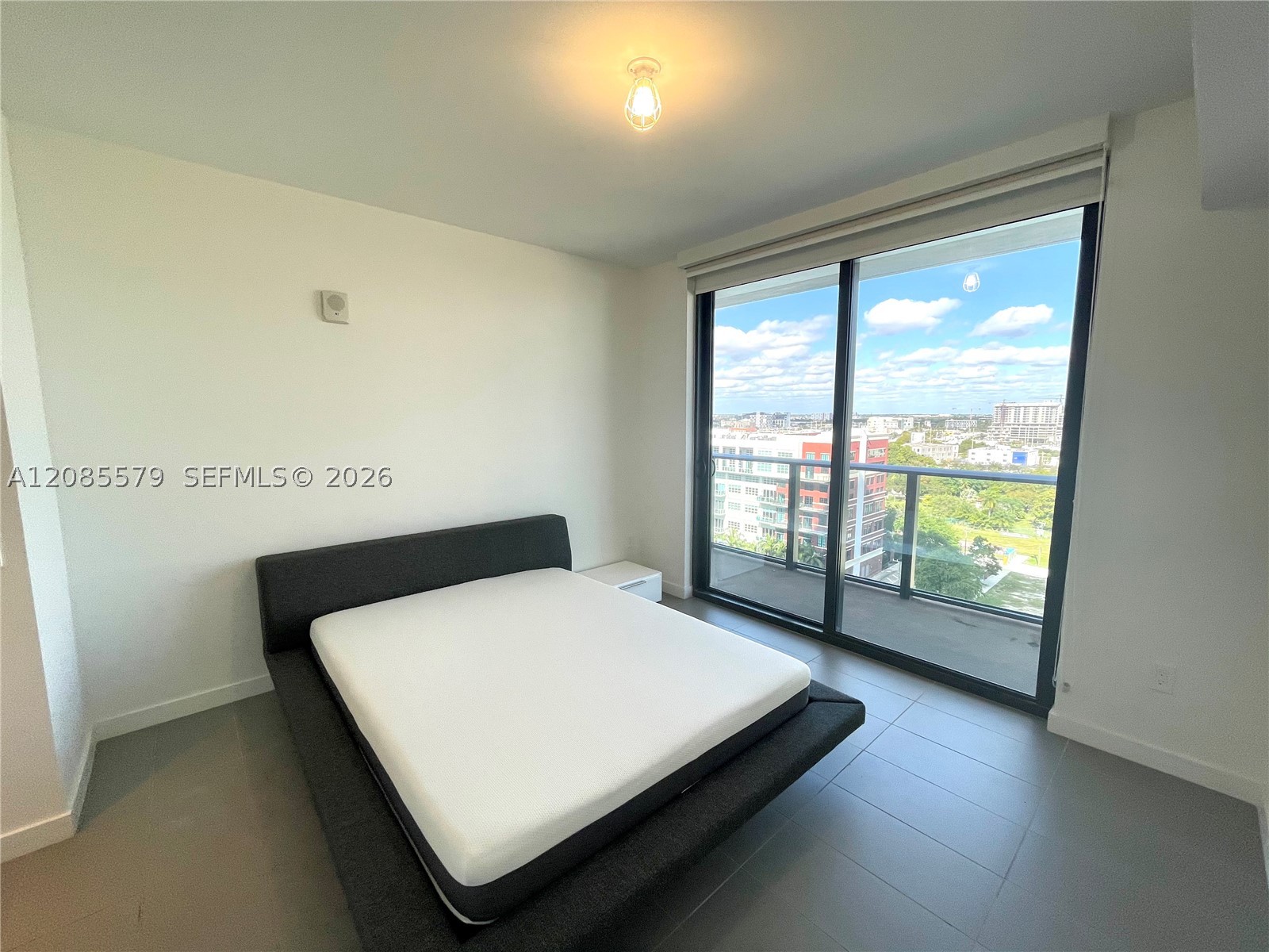 image Canvas12