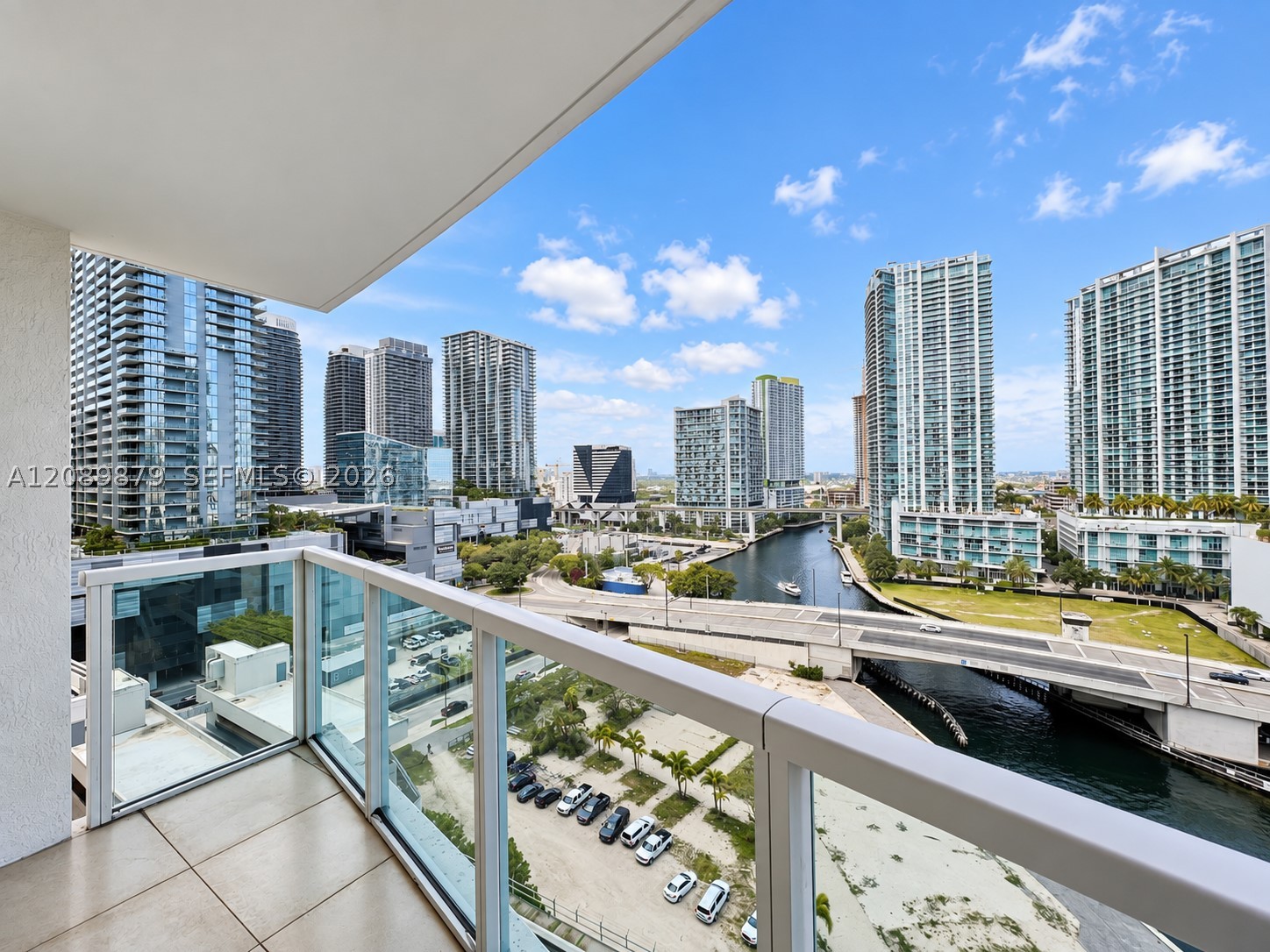 image Brickell on the River North9