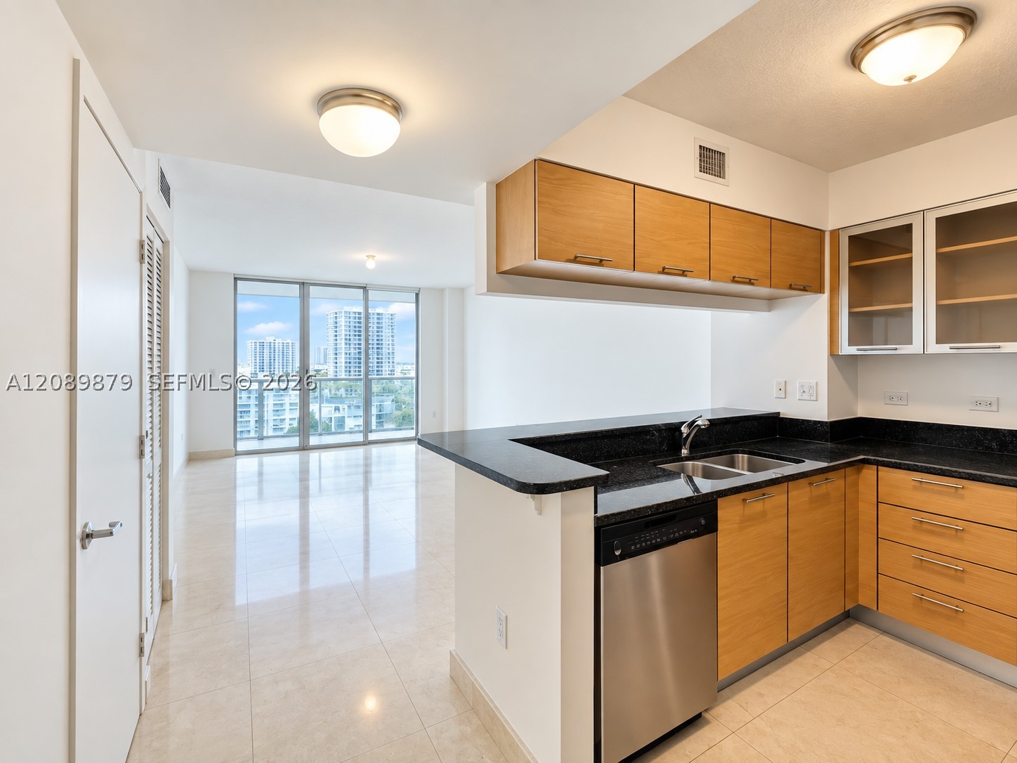 image Brickell on the River North1