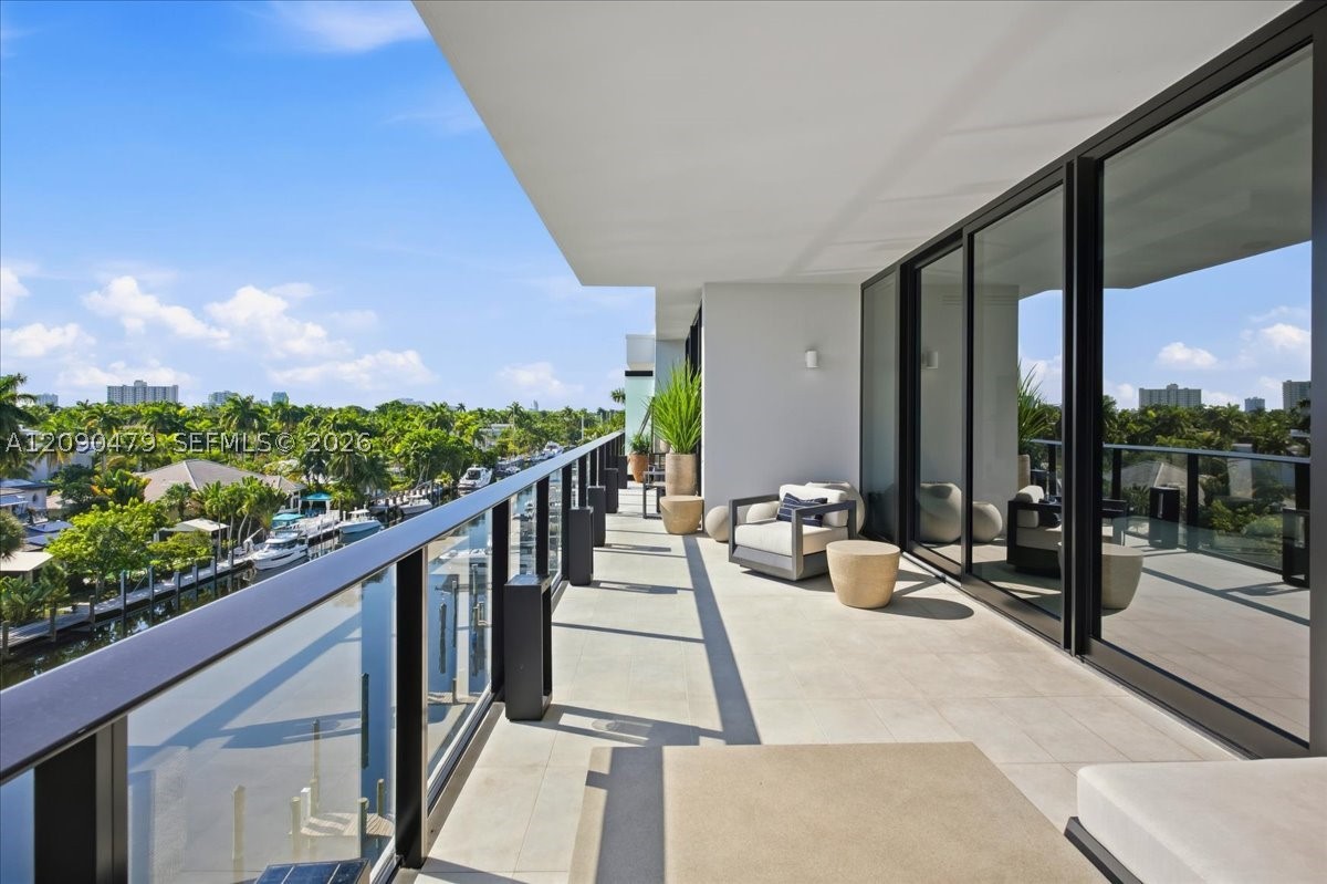160 Isle Of Venice Dr #PH3 Fort Lauderdale, FL 33301